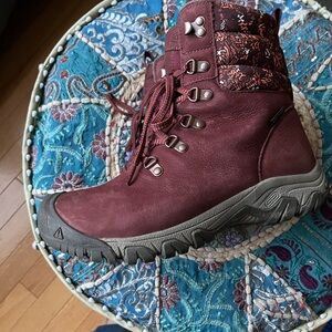 KEEN Greta Waterproof Leather Winter Boots 8.5 Andorra / Clay